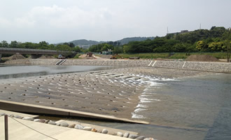 犀川上流工区緩傾斜落差工